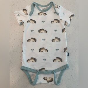 Kyte baby super soft bodysuit in hedgehog print